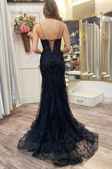 Black Appliqued Plunge V Lace-Up Trumpet Prom Gown