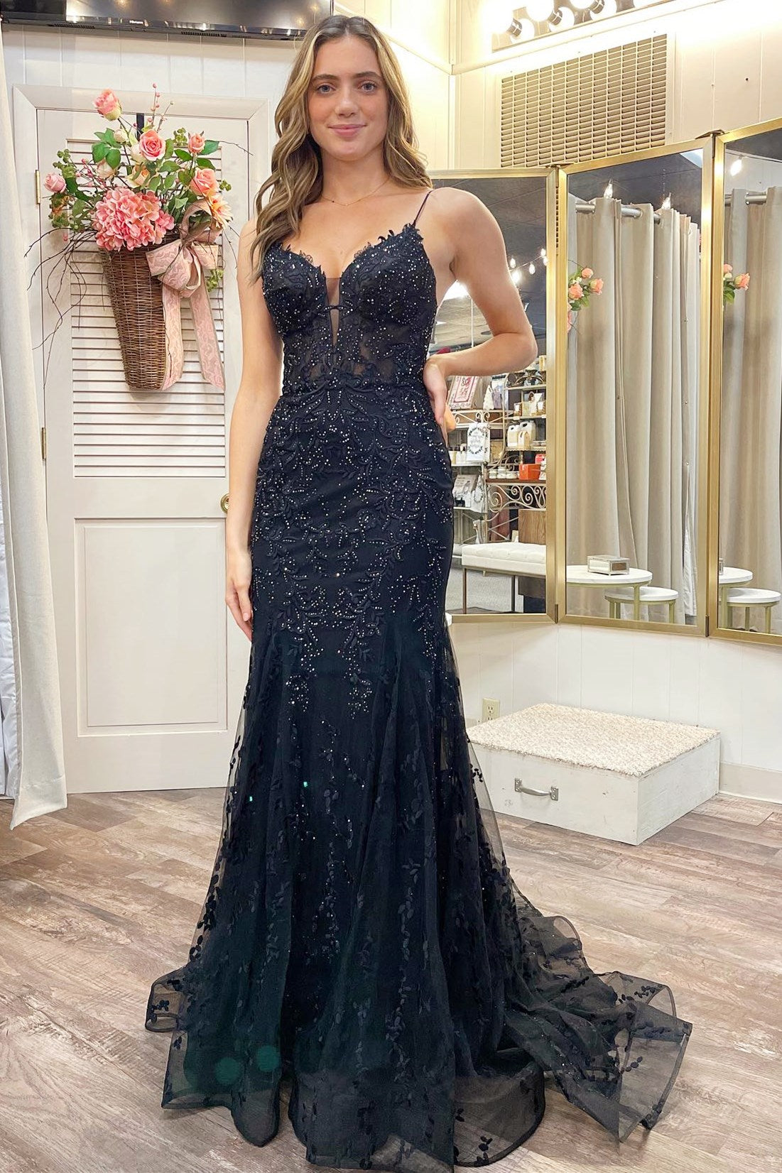 Black Appliqued Plunge V Lace-Up Trumpet Prom Gown