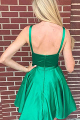 A-Line Bateau Backless Knee-Length Green Homecoming Dress with Pockets