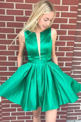A-Line Bateau Backless Knee-Length Green Homecoming Dress with Pockets