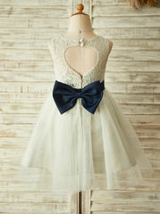Light Grey A-Line Flower Girl Dress Jewel Neck Knee-Length Open Back Tulle