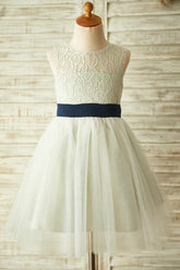 Light Grey A-Line Flower Girl Dress Jewel Neck Knee-Length Open Back Tulle