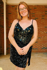 Red Mirror-Cut Sequins Halter Bodycorn V Neck Homecoming Dress