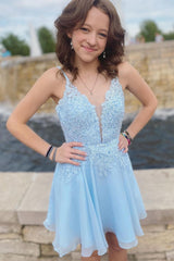 Baby Blue V Neck Tulle Short Homecoming Dresses with Appliques