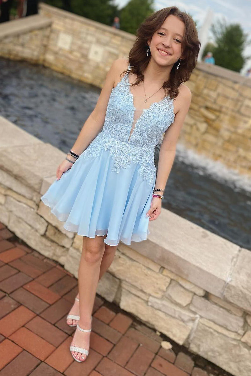 Baby Blue V Neck Tulle Short Homecoming Dresses with Appliques