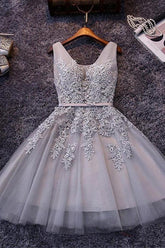 Sleeveless Lace-Up Tulle Short Homecoming Dress with Lace Appliques