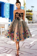 Sweetheart Neckline A-Line Homecoming Dress with Butterfly Appliques Short Prom Dress