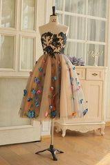 Sweetheart Neckline A-Line Homecoming Dress with Butterfly Appliques Short Prom Dress