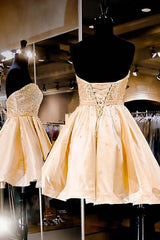 Sweetheart Short Lace-Up Homecoming Party Dress with Pearls