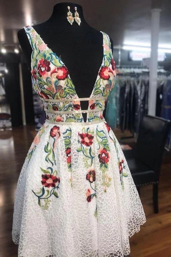 A-Line White Short Prom Dress Homecoming Dress with Floral