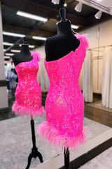 Unique  Bodycorn One Shoulder Hot Cute Pink Sequins Lace Short Homecoming Dresses with Feathers
